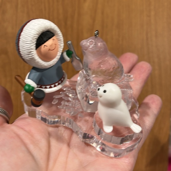 Hallmark Frosty Friends Collector’s Series Ornament 2000 - Picture 2 of 4